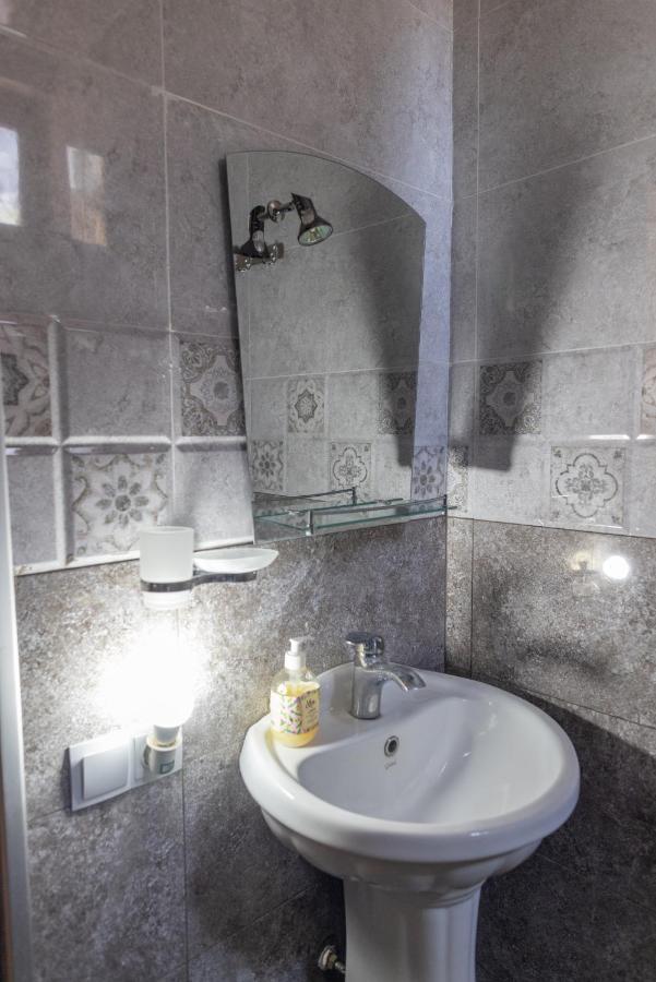 Wine House Hotel Tbilisi Ngoại thất bức ảnh