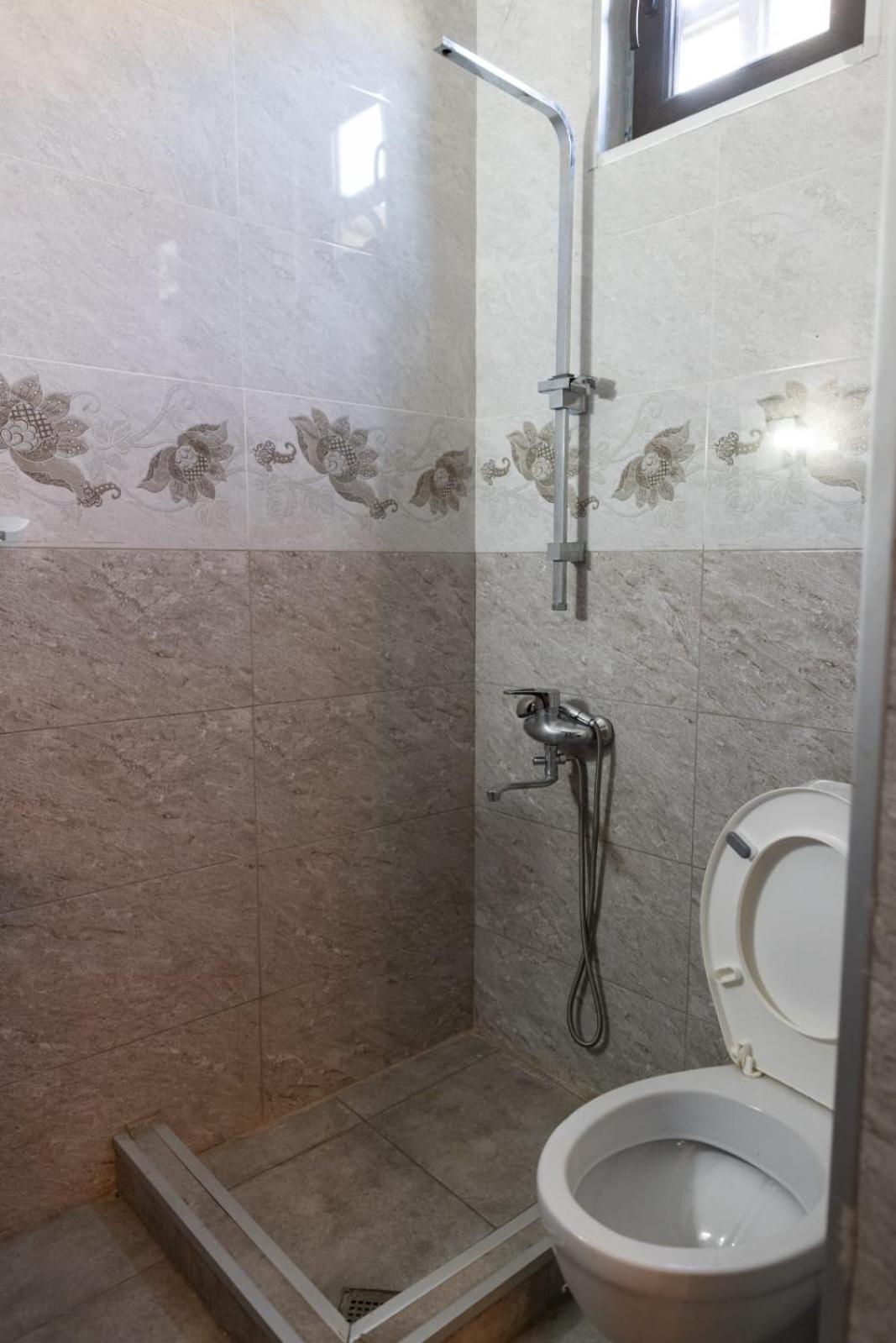 Wine House Hotel Tbilisi Ngoại thất bức ảnh