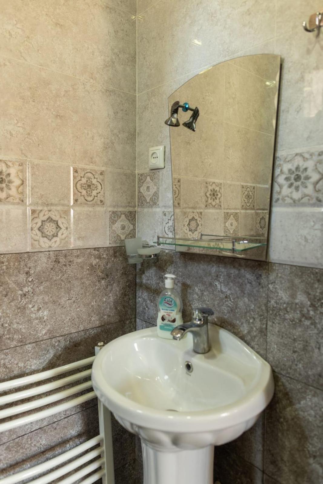 Wine House Hotel Tbilisi Ngoại thất bức ảnh