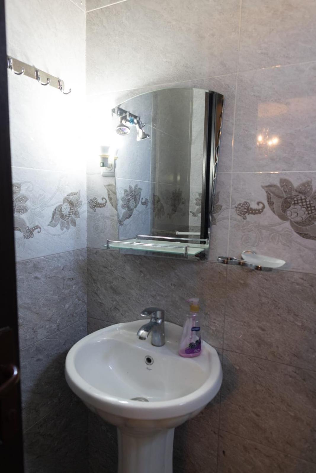 Wine House Hotel Tbilisi Ngoại thất bức ảnh